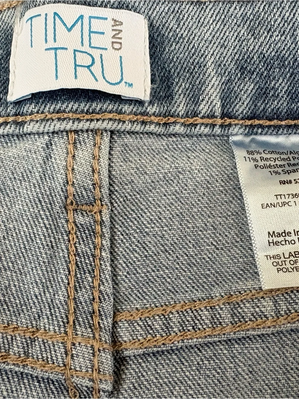 NWT Time and Tru Light Wash High-Rise Jean Blue  Shorts Size 18